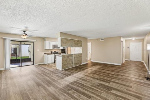 Condominio en venta en Leesburg, Florida, 2 dormitorios, 141.03 m2 № 2106541 - foto 6