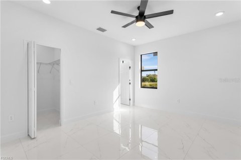 House in Lehigh Acres, Florida 3 bedrooms, 123 sq.m. № 2394279 - photo 7