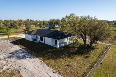 House in Lehigh Acres, Florida 3 bedrooms, 123 sq.m. № 2394279 - photo 22