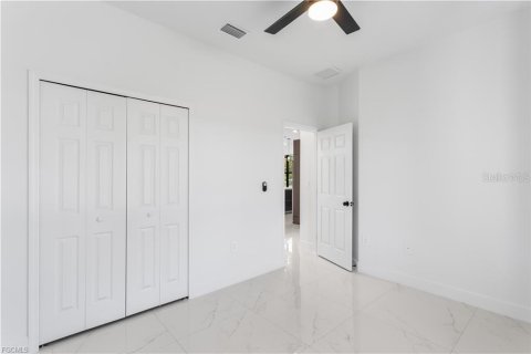 House in Lehigh Acres, Florida 3 bedrooms, 123 sq.m. № 2394279 - photo 17