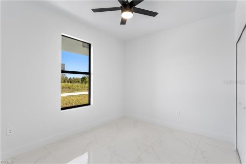 House in Lehigh Acres, Florida 3 bedrooms, 123 sq.m. № 2394279 - photo 16
