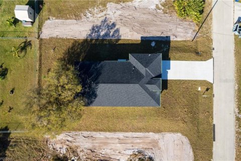 House in Lehigh Acres, Florida 3 bedrooms, 123 sq.m. № 2394279 - photo 26