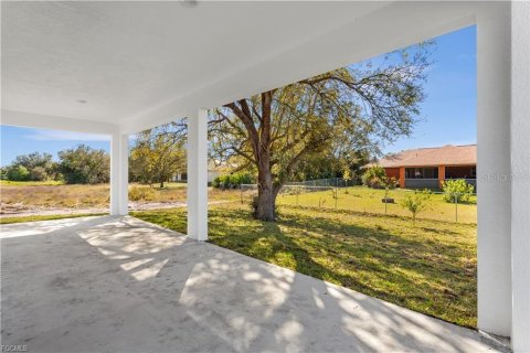 House in Lehigh Acres, Florida 3 bedrooms, 123 sq.m. № 2394279 - photo 19