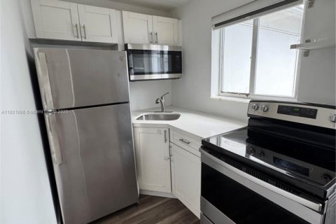 Appartement à louer à Dania Beach, Floride: 1 chambre, 159.98 m2 № 1809733 - photo 1