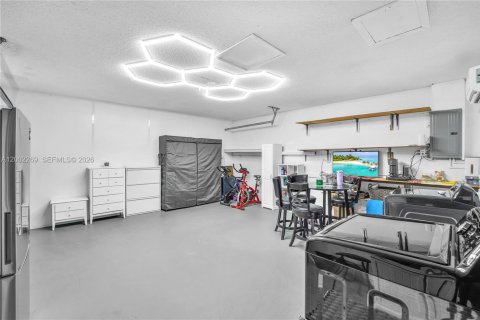 House in Miami, Florida 4 bedrooms, 175.31 sq.m. № 2066563 - photo 21