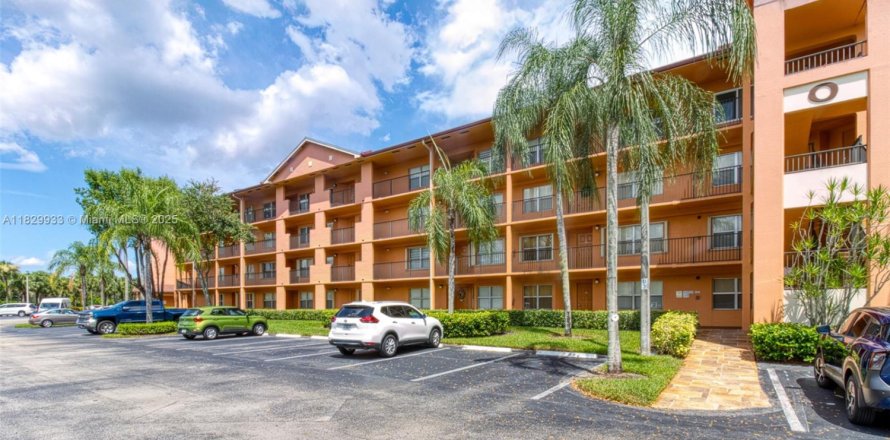 Condominio en Pembroke Pines, Florida, 2 dormitorios  № 1846143
