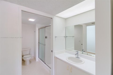 Condominio en venta en Pembroke Pines, Florida, 2 dormitorios, 112.13 m2 № 1846143 - foto 25