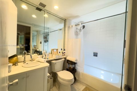 Купить кондоминиум в Майами, Флорида 48.4м2, № 1977603 - фото 22
