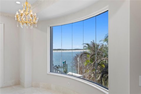 House in Tierra Verde, Florida 6 bedrooms, 1273.78 sq.m. № 1327399 - photo 11