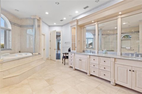House in Tierra Verde, Florida 6 bedrooms, 1273.78 sq.m. № 1327399 - photo 14