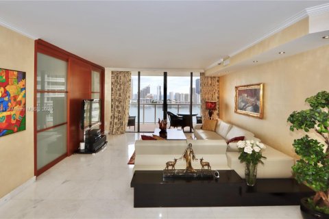 Condo à Aventura, Floride, 3 chambres  № 1959389