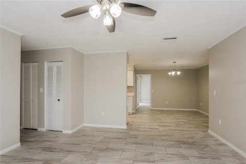 House in Winter Haven, Florida 3 bedrooms, 122.91 sq.m. № 1895218 - photo 3