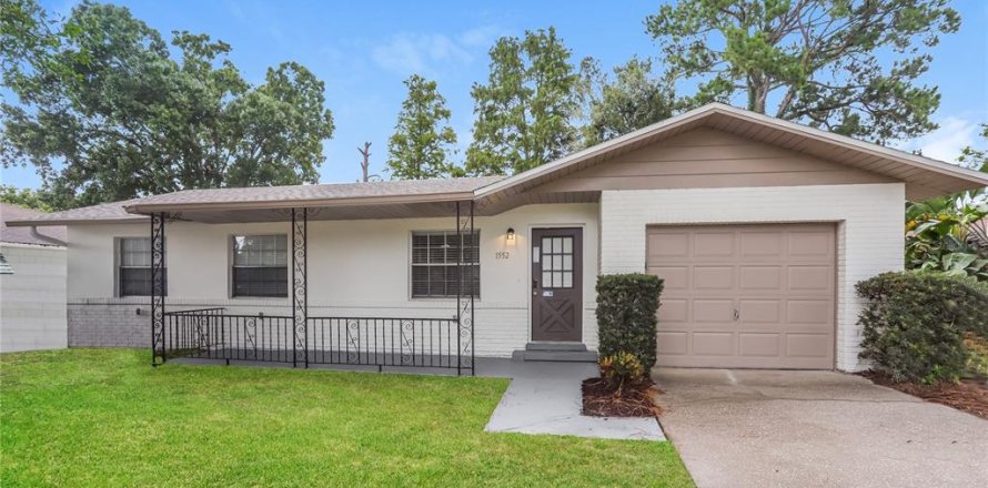 House in Winter Haven, Florida 3 bedrooms, 122.91 sq.m. № 1895218