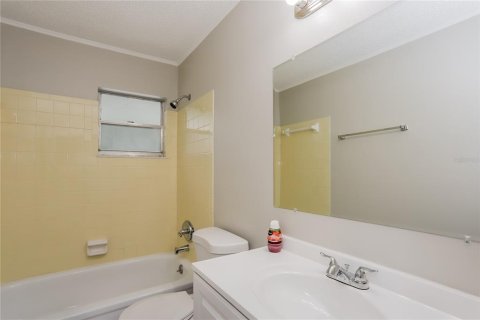 House in Winter Haven, Florida 3 bedrooms, 122.91 sq.m. № 1895218 - photo 13