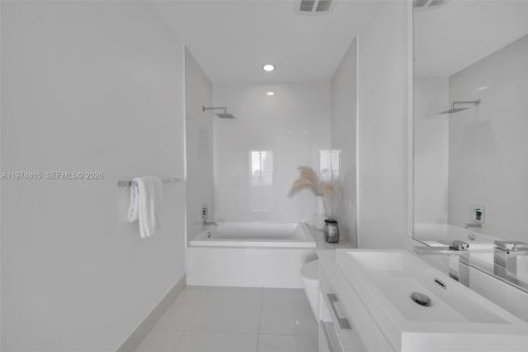 Купить кондоминиум в Майами, Флорида 3 спальни, 119.84м2, № 2035890 - фото 26