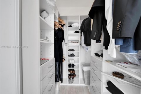 Купить кондоминиум в Майами, Флорида 3 спальни, 119.84м2, № 2035890 - фото 27