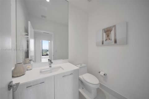 Купить кондоминиум в Майами, Флорида 3 спальни, 119.84м2, № 2035890 - фото 30
