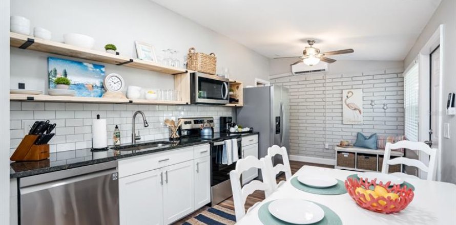 Appartement à Sarasota, Floride 2 chambres, 76.18 m2 № 220113