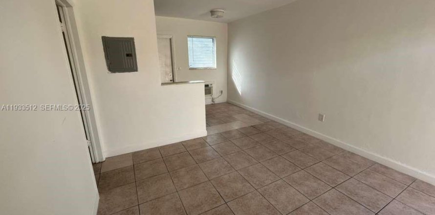 Дом в Норт-Майами, Флорида 1 спальня, 55.74м2 № 1991430