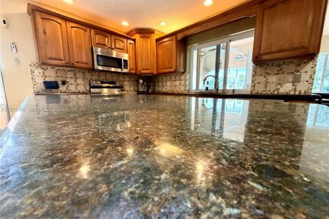 Casa en alquiler en Cooper City, Florida, 4 dormitorios, 224.17 m2 № 2009560 - foto 3