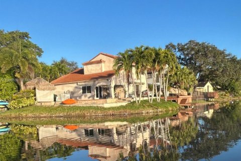 Casa en Cooper City, Florida 4 dormitorios, 224.17 m2 № 2009560