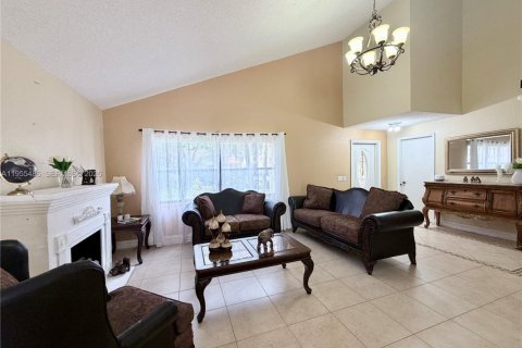 Casa en alquiler en Cooper City, Florida, 4 dormitorios, 224.17 m2 № 2009560 - foto 7