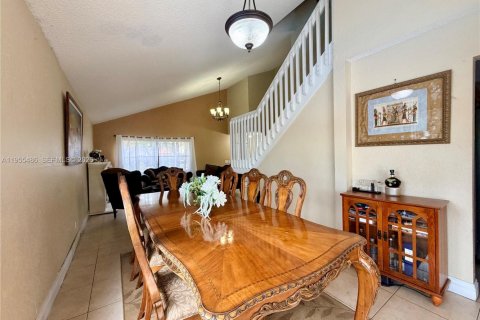 Casa en alquiler en Cooper City, Florida, 4 dormitorios, 224.17 m2 № 2009560 - foto 9