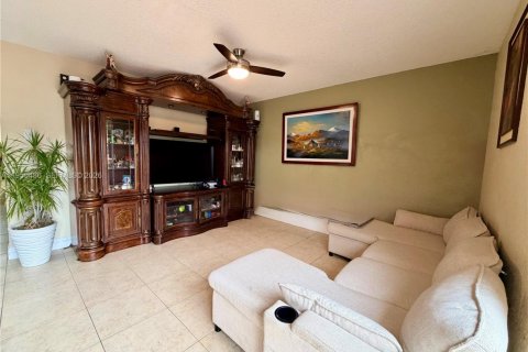 Casa en alquiler en Cooper City, Florida, 4 dormitorios, 224.17 m2 № 2009560 - foto 5
