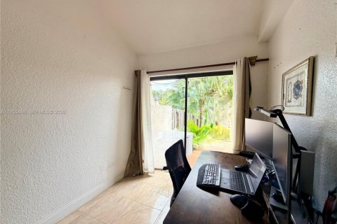 Casa en alquiler en Cooper City, Florida, 4 dormitorios, 224.17 m2 № 2009560 - foto 12