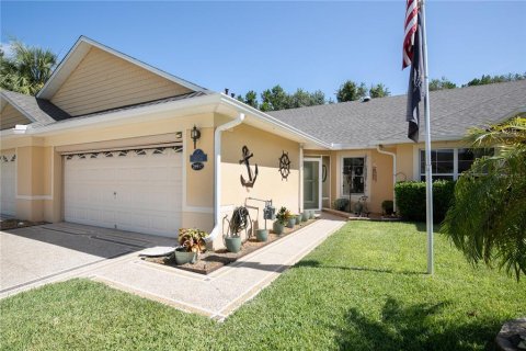 House in Leesburg, Florida 2 bedrooms, 116.22 sq.m. № 1803772 - photo 1
