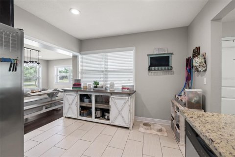 House in Tampa, Florida 3 bedrooms, 138.05 sq.m. № 1666199 - photo 9