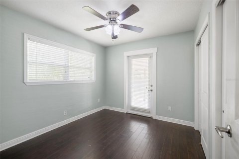 House in Tampa, Florida 3 bedrooms, 138.05 sq.m. № 1666199 - photo 18