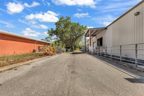 Immobilier commercial à vendre à Port Charlotte, Floride: 89.19 m2 № 2202377 - photo 18