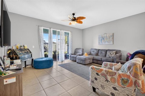 House in Kissimmee, Florida 3 bedrooms, 186.36 sq.m. № 2238548 - photo 15