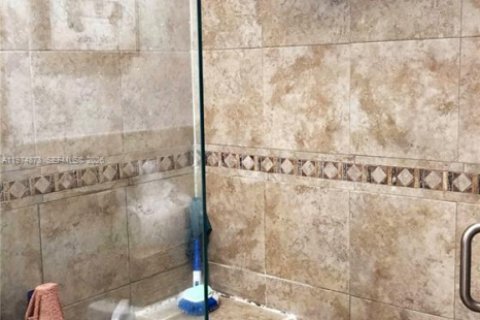 Снять в аренду виллу или дом в Норт-Лодердейл, Флорида 3 спальни, 122.54м2, № 2038396 - фото 5