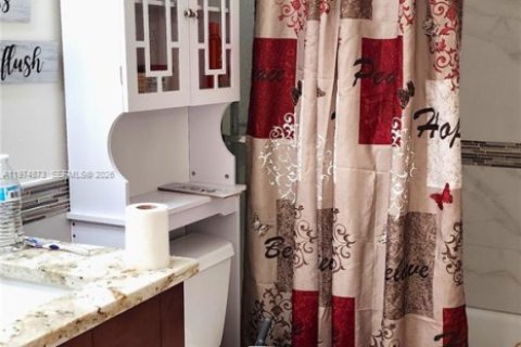 Снять в аренду виллу или дом в Норт-Лодердейл, Флорида 3 спальни, 122.54м2, № 2038396 - фото 6