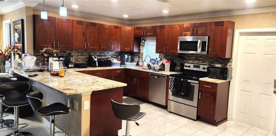 Дом в Норт-Лодердейл, Флорида 3 спальни, 122.54м2 № 2038396