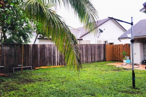 Снять в аренду виллу или дом в Норт-Лодердейл, Флорида 3 спальни, 122.54м2, № 2038396 - фото 12