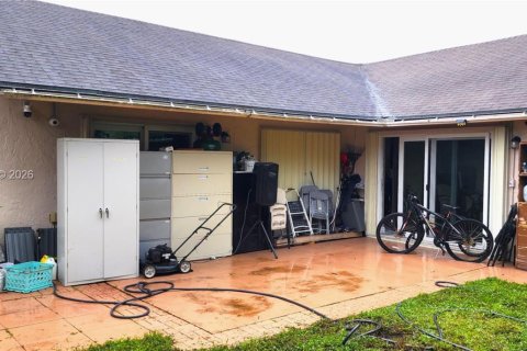 Снять в аренду виллу или дом в Норт-Лодердейл, Флорида 3 спальни, 122.54м2, № 2038396 - фото 14