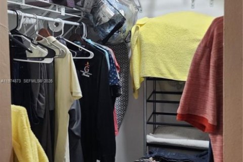 Снять в аренду виллу или дом в Норт-Лодердейл, Флорида 3 спальни, 122.54м2, № 2038396 - фото 3