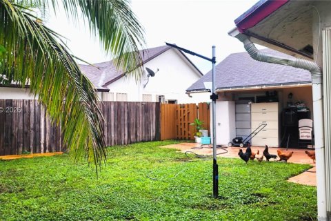 Снять в аренду виллу или дом в Норт-Лодердейл, Флорида 3 спальни, 122.54м2, № 2038396 - фото 13