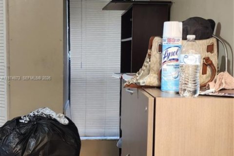 Снять в аренду виллу или дом в Норт-Лодердейл, Флорида 3 спальни, 122.54м2, № 2038396 - фото 7