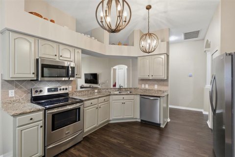 Villa ou maison à vendre à Odessa, Floride: 4 chambres, 193.05 m2 № 2233467 - photo 7
