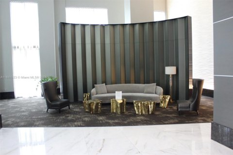 Condo in Miami, Florida, 2 bedrooms  № 1944219 - photo 14