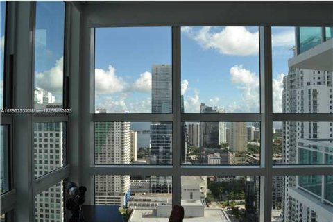 Condo in Miami, Florida, 2 bedrooms  № 1944219 - photo 9