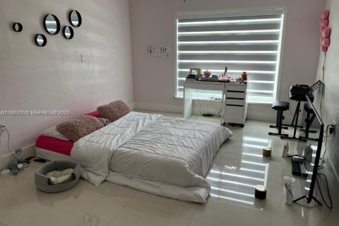 Casa en alquiler en Miami, Florida, 2 dormitorios, 204.48 m2 № 2033015 - foto 14
