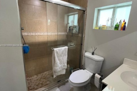 Casa en alquiler en Miami, Florida, 2 dormitorios, 204.48 m2 № 2033015 - foto 17