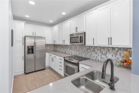 Touwnhouse à vendre à Orlando, Floride: 3 chambres, 156.08 m2 № 2099801 - photo 4