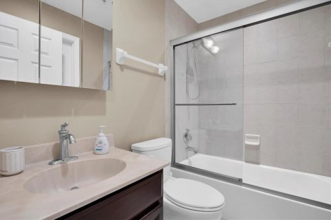 Condominio en venta en Seminole, Florida, 2 dormitorios, 139.35 m2 № 1848433 - foto 26