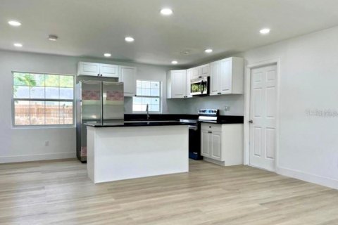 House in Orlando, Florida 3 bedrooms, 101.45 sq.m. № 1848098 - photo 3